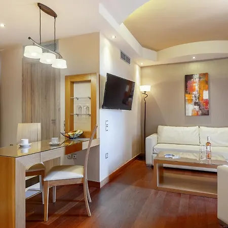 Oasis Ξενοδοχείο 4*