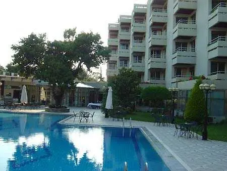Oasis Ξενοδοχείο 4*
