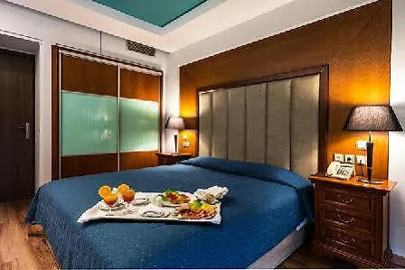 Oasis Ξενοδοχείο 4*