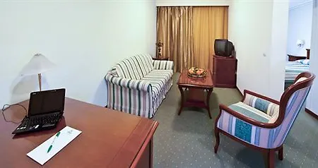 Отель Oasis 4*