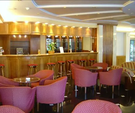 Oasis Отель 4*