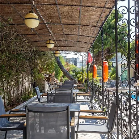 Oasis Ξενοδοχείο 4*