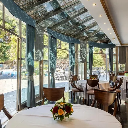 Oasis Ξενοδοχείο 4*